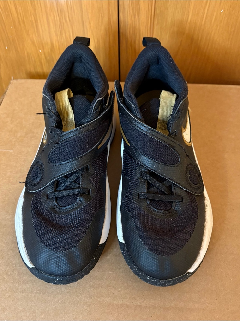 Kids Black and White Athletic Sneakers w/ Gold Accent 5.5 Y